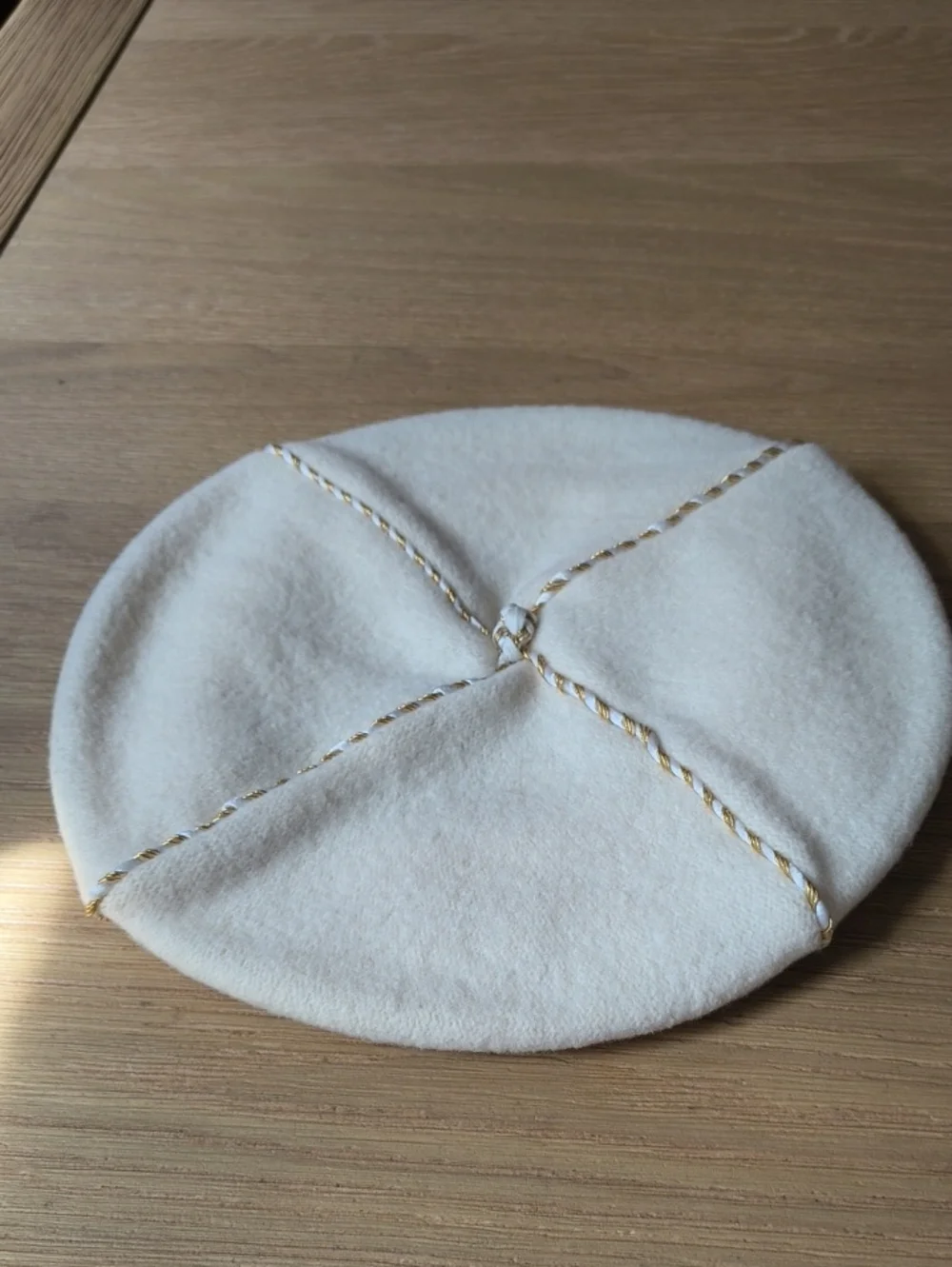 VTG Liz Claiborne Cream Wool Beret Hat Gold Metallic Trim Czech Republic NWOT
